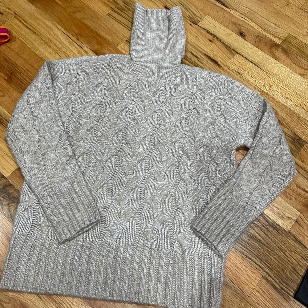 Ana turtle neck